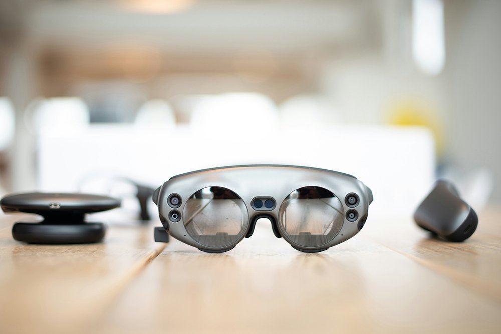 Augmented reality glasses