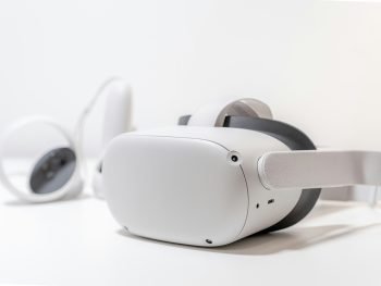 Virtual reality headset